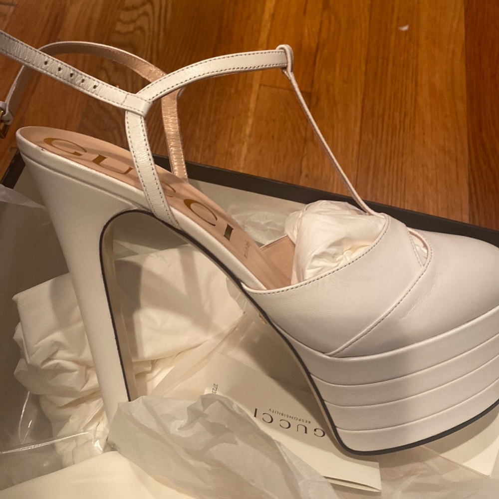 BRAND NEW (never worn) White Gucci Platform Sexy Heels